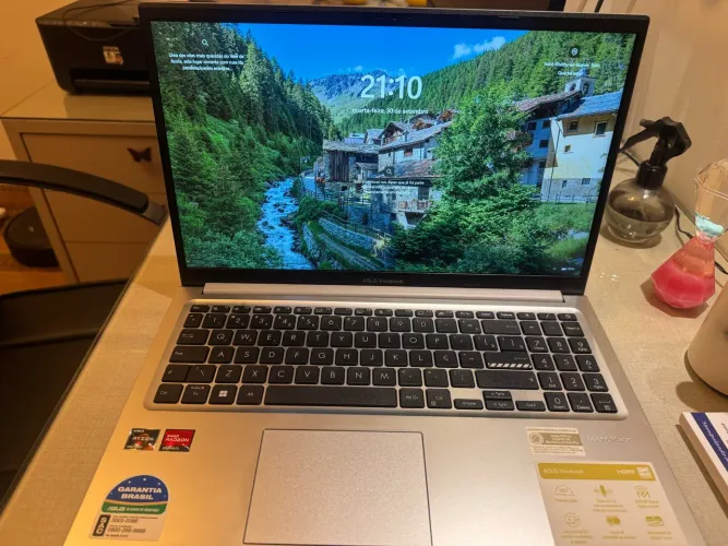 ASUS Vivobook 15 Ryzen 7 | 16GB | SSD 512GB | Estado de novo