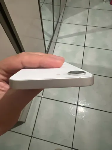 iPhone 16e