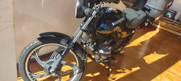 Vendo CG Fan 125 com roda liga leve