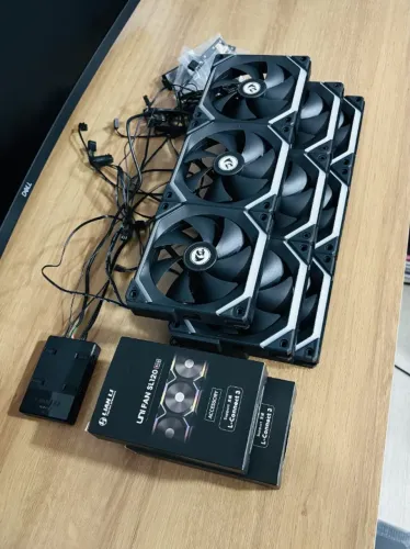 9x Lian Li UNI Fan SL120 RGB (3 Kits Completos) + Controladoras - Ótimo estado