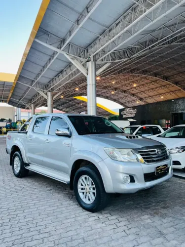 Toyota Hilux CD SRV D4-d 4X4 3.0 TDI Diesel AUT 2012