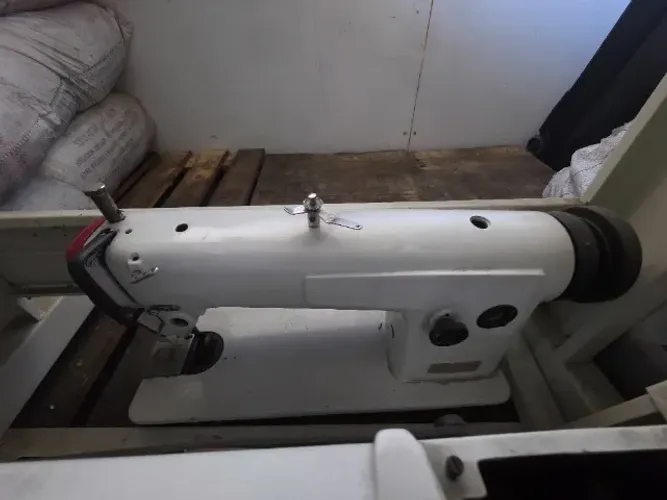 Máquina de Costura Industrial Reta Columbia 450-2