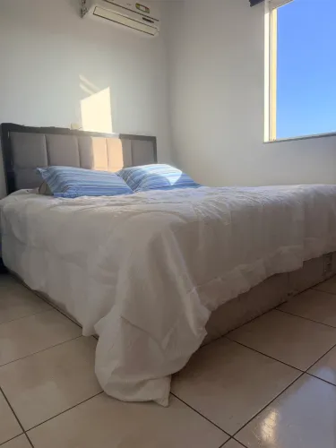 Cama da marca líder interiores, tamanho king size 