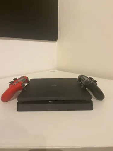 Playstation 4 Slim