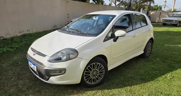 Fiat Punto Sporting 1.8 Flex 8v/16v 5P 2014