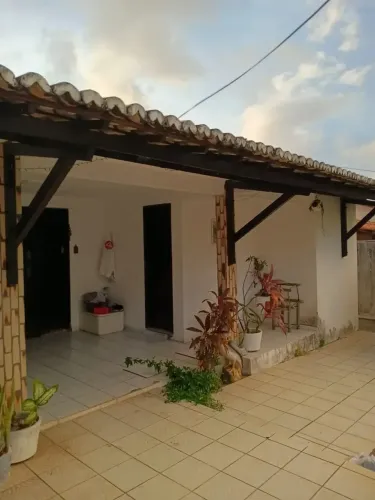 5 QUARTOS SENDO 2 SUITES