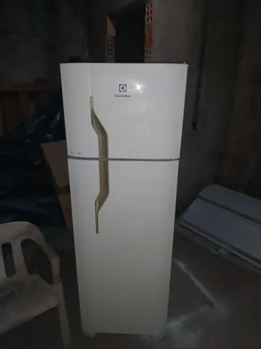 Electrolux dúplex gelo seco semi novas, entrego com garantia