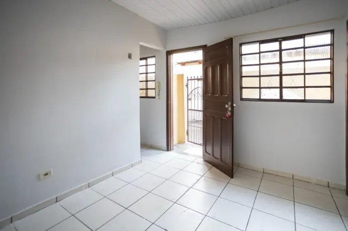 Casa 01 Quarto para locação, Jardim Goiás.