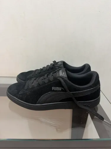 Tênis preto da Puma