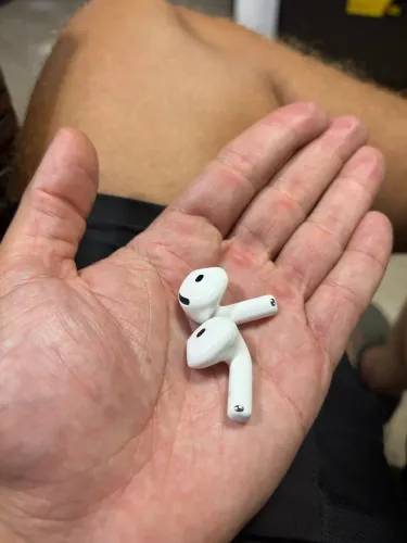 Airpods 4 geracao com cancelamento ativo de ruido