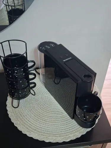 Vendo cafeteira nespresso cápsula