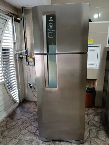 Geladeira inox Eletrolux Frost Free frete grátis 