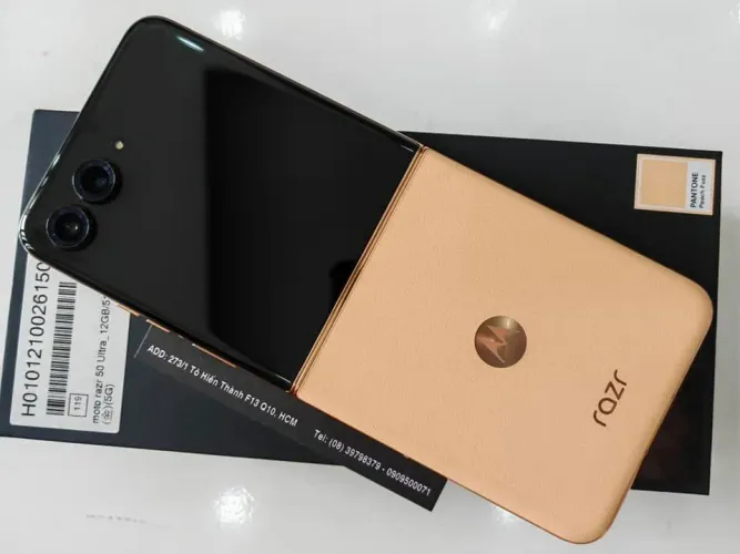 Moto Razr 50 ultra com garantia