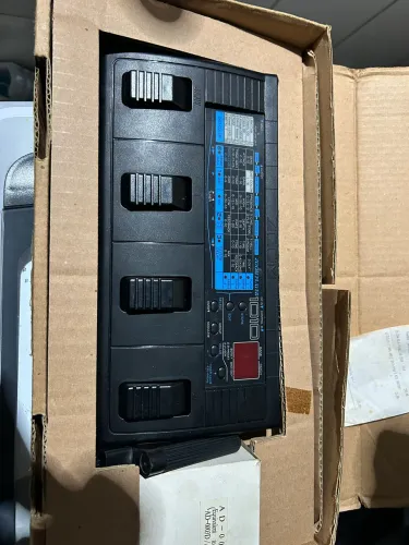 Pedaleira Zoom 1010
