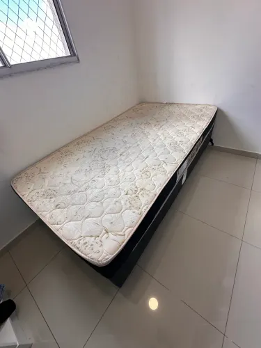Cama de viúva box c/ o colchão