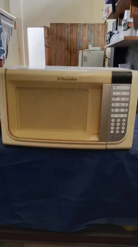 MICROONDAS - Electrolux ME28S (28 litros)
