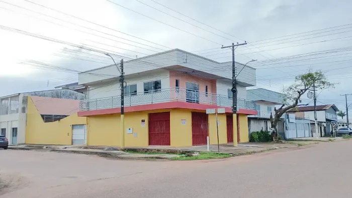 ALUGA-SE PONTO COMERCIAL PARA LOJA OU ACADEMIA.