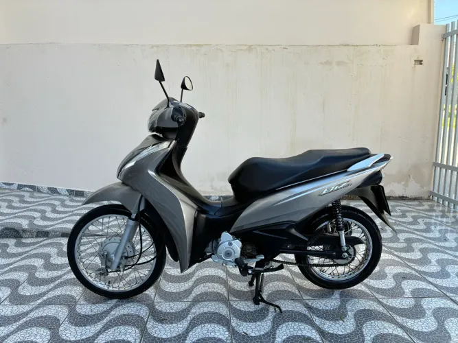 Vendo Honda bis muito conservada