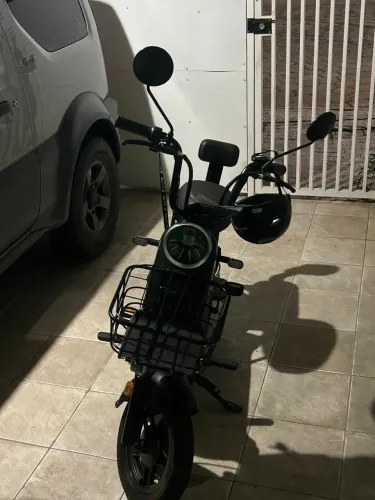 Scooter elétrica novinha