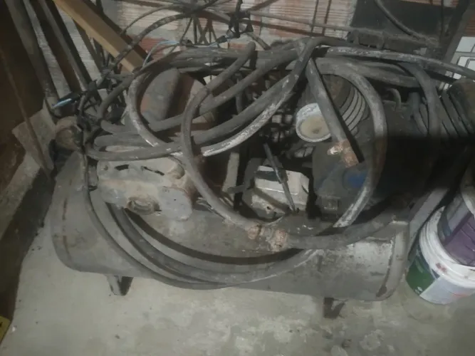 Compressor e caixa de chaves