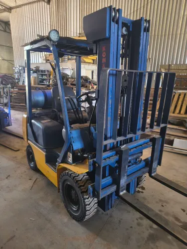 Empilhadeira komatsu