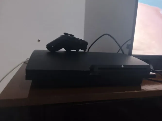 PlayStation 3 Slim com desbloqueio HEN
