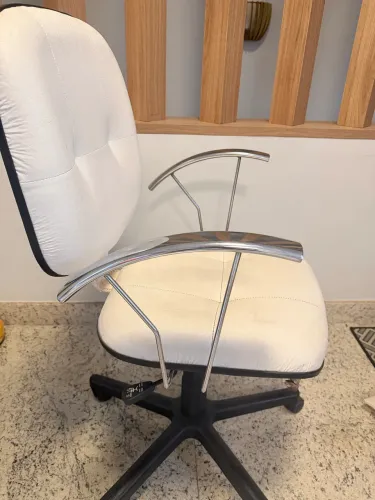 Cadeira de escritório em couro