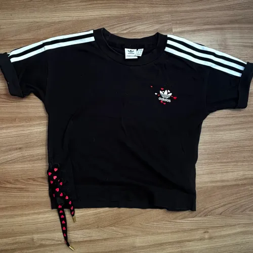 Camiseta Adidas feminino