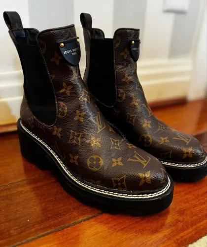 Bota Louis Vuitton original modelo chelsea monograma