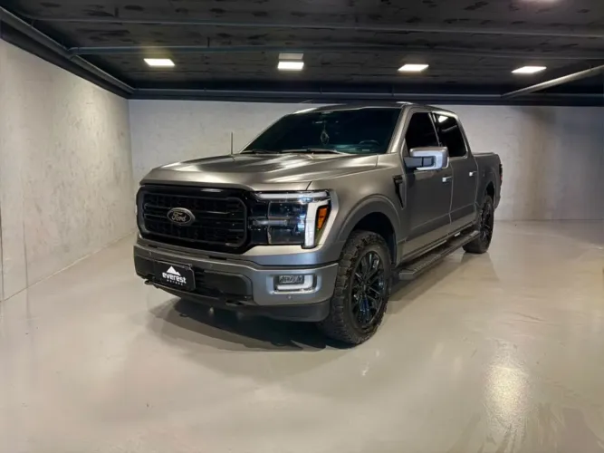 Ford F-150 Lariat Black 4X4 5.0 V8 2024