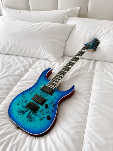 Guitarra Ibanez + Pedaleira 