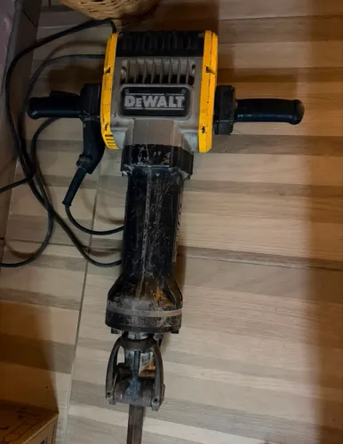 Vende-Se martelete de 30 kg semi novo