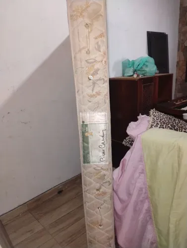 Vendo baú cama box com o colchão,Pierre Cardim, em ótimo estado