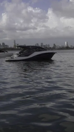 NX 400 Seminova - Embarcação Com Motor Mercruiser