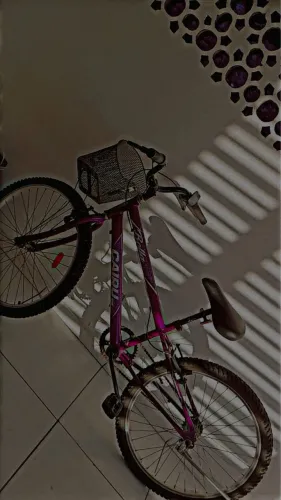 Bicicleta infantil MUITO NOVA