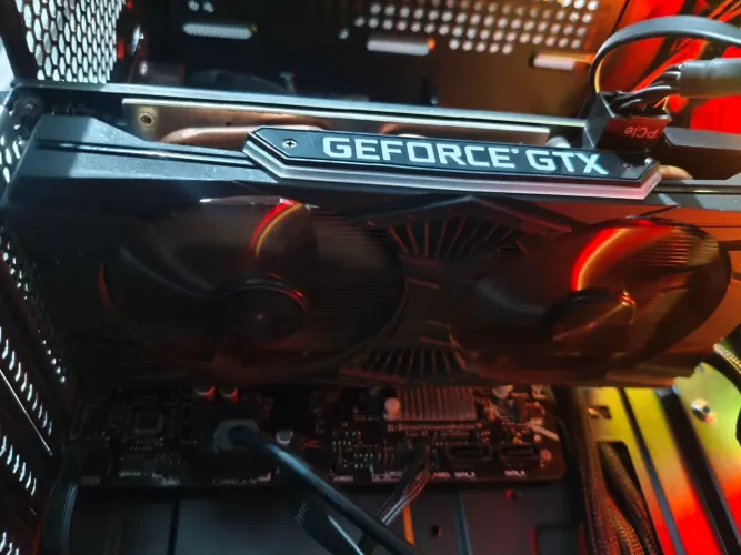 Placa de vídeo GTX 1660 SUPER