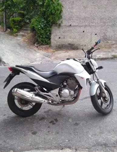 HONDA CB 300R 2014 BRANCA (VENDA OU TROCA)
