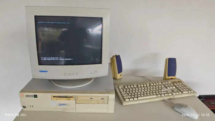 Vendo computador retro antigo windows 95