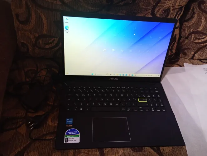 Notebook Asus 1.200,00