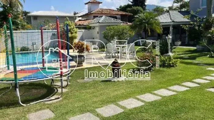 Imóvel para venda tem 530 metros quadrados com 5 quartos em Barra da Tijuca - Rio de Janei