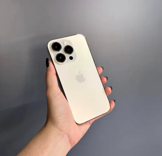 iPhone 14 Pro dourado 256gb