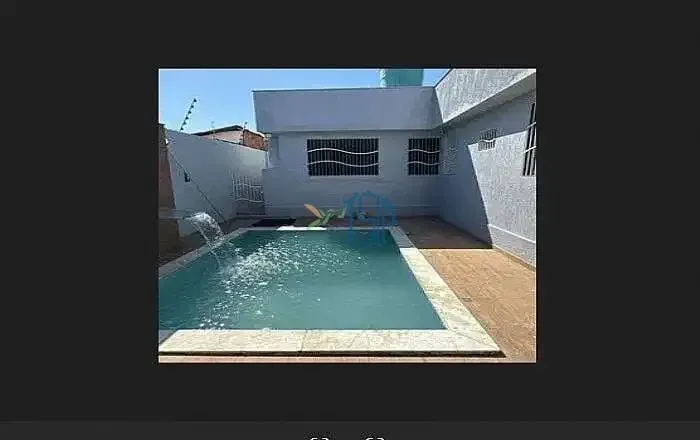 CASA ESPAÇOSA COM 3 QUARTOS E 2 SUÍTES À VENDA EM CANDELÁRIA  260M²