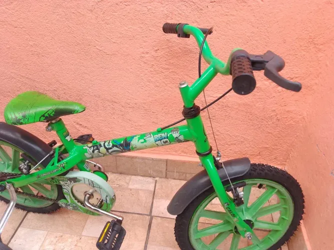 Bicicleta aro 16 Caloi Ben 10 semi nova