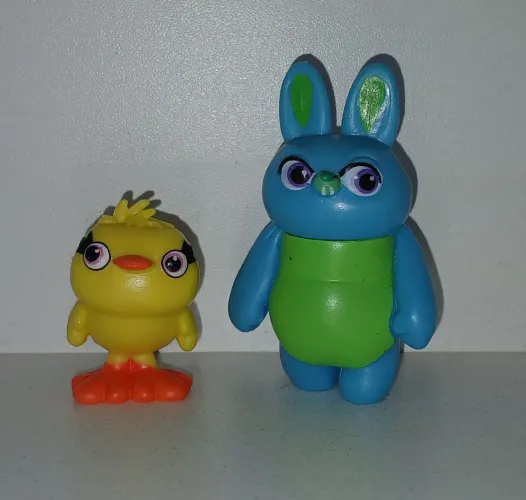 LOTE DUPLA BONECOS MINIATURAS DISNEY PIXAR TOY STORY 4 COELHINHO COELHO COELHÃO PATINHO