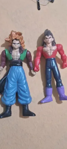 Bonecos Dragon Ball cerca de 15 cm
