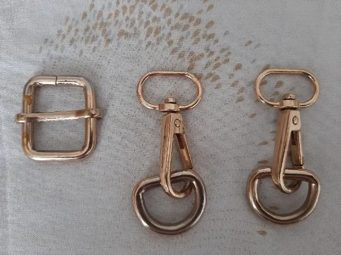 Gancho e fivela para alça de bolsa