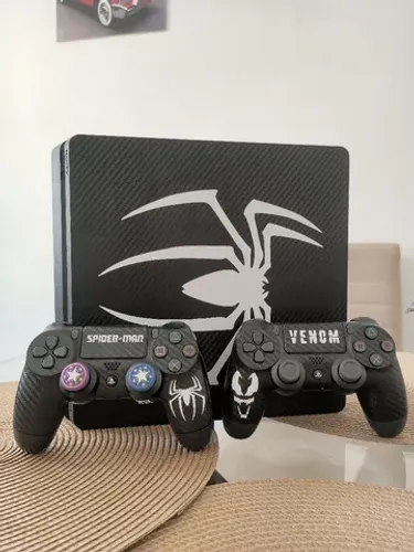 PlayStation 4 Slim + 2 controles + Garantia - PLAYHOUSE