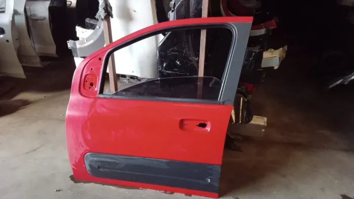 Porta dianteira esqueda fiat novo uno way 2015 a 2020 original