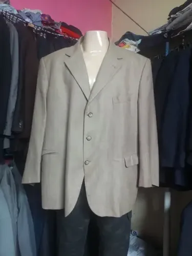 Brechó de ternos e blase masculino 