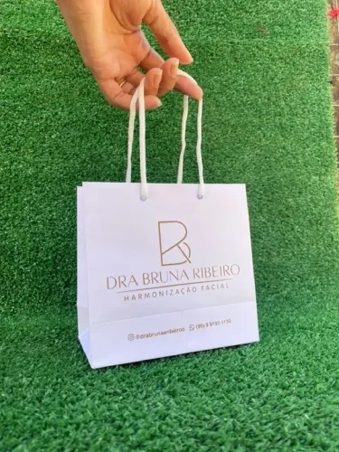 SACOLAS DE PAPEL PERSONALIZADAS